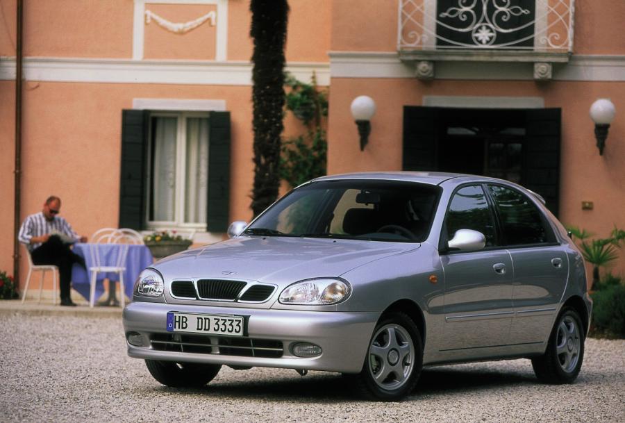  Daewoo Lanos 5-Door 2000 года  (фото 2 из 10)